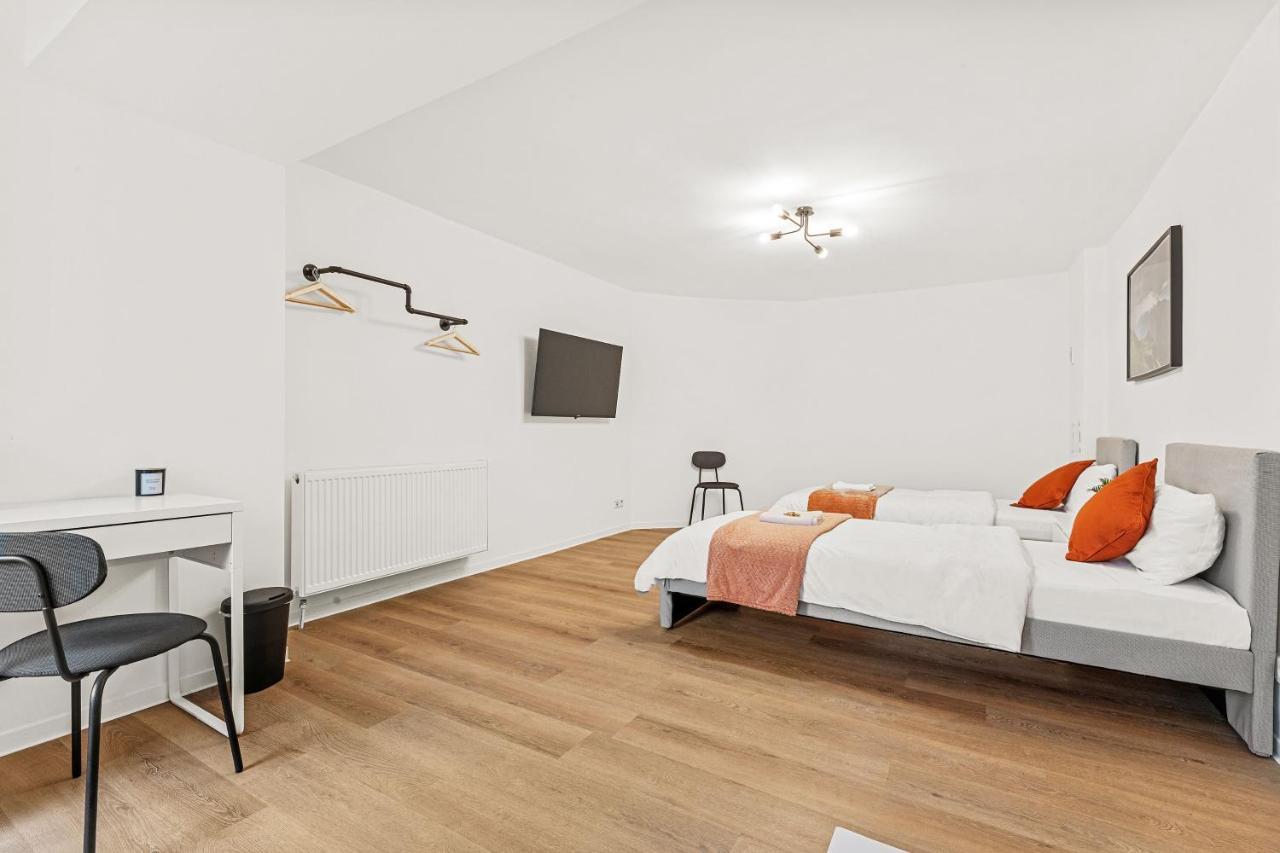 2 Zimmer Apartments, 4 Betten, Vollmoebliert,Zentrale Lage Am S-Bahnhof Berlin Exterior foto